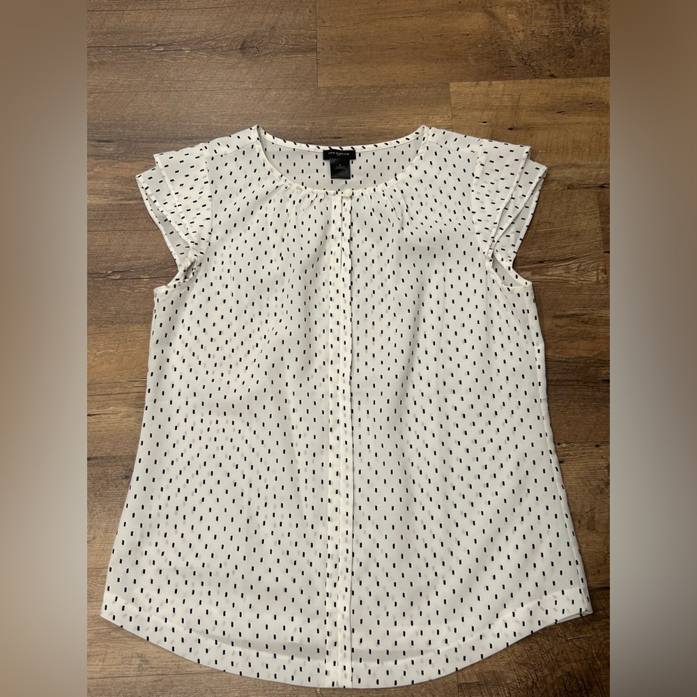 Ann Taylor flutter sleeve top